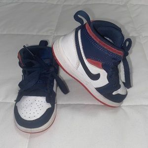 Jordan 1 mid